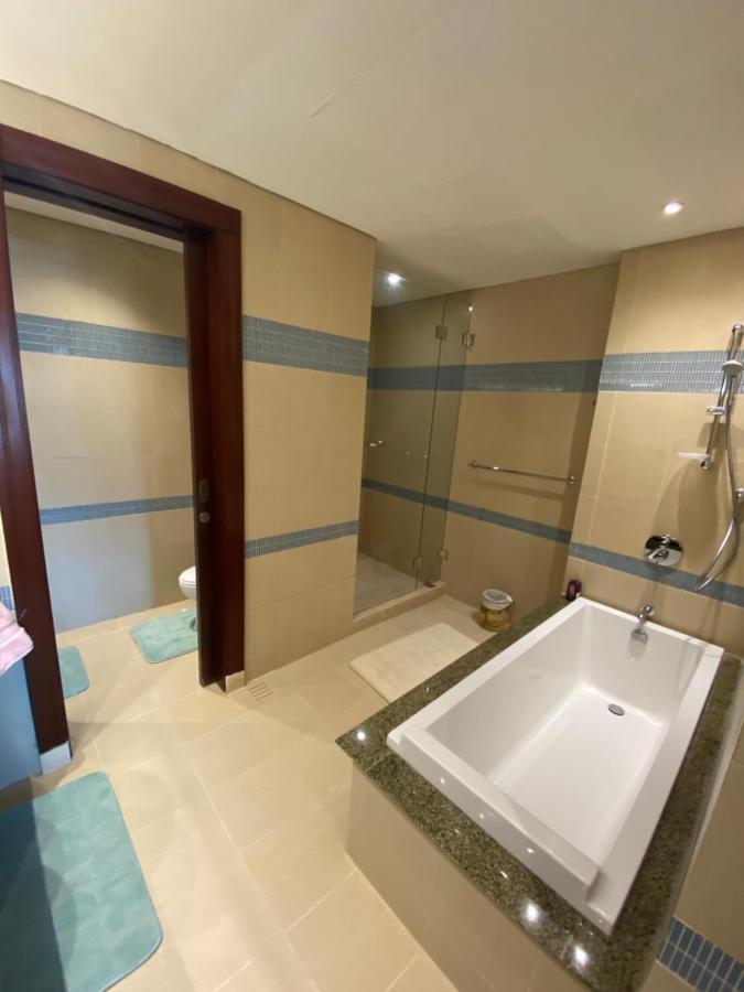 Luxury 2 Bedroom Apt In The Pearl With Marina View Doha Exterior photo